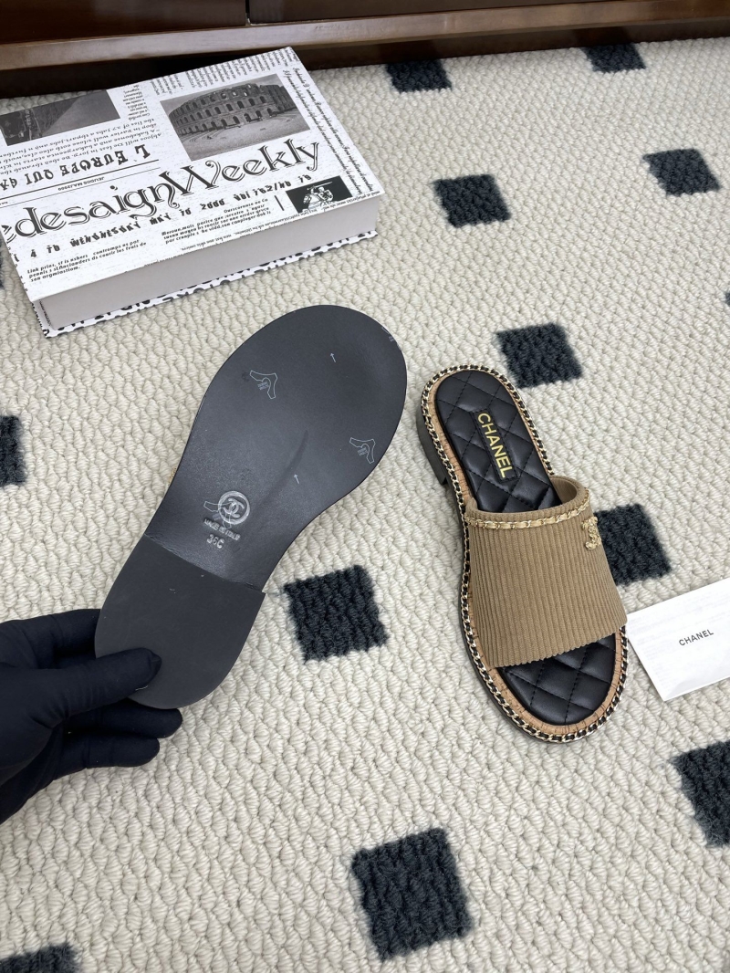 Ch**el slippers